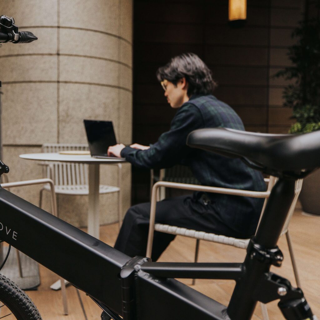 電動自転車のパンク修理、プロに頼むべき？自分で挑戦？正しい判断の仕方